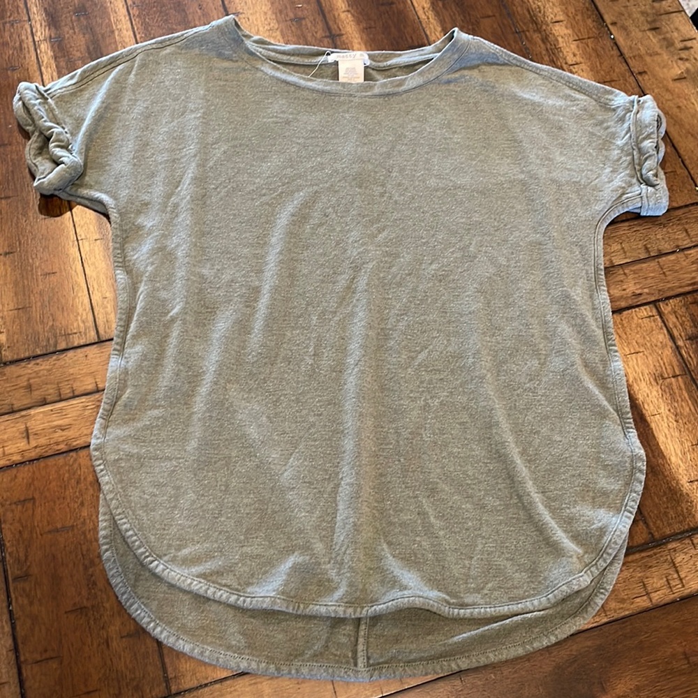 3/$15🔴 Women’s Matty M green Tee shirt size small top